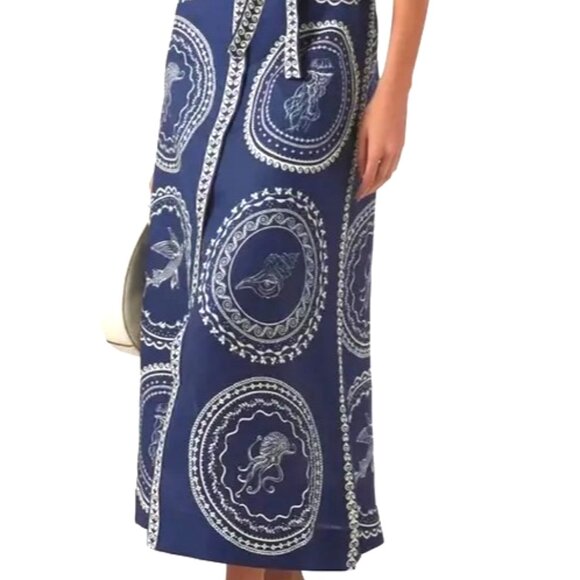 LARGE NAVY BLUE AND WHITE LARGE ICONIC GREEK CIRCLES BUTTON-DOWN MAXI DRESS - Picture 3 of 5